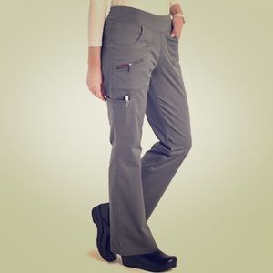 Beyond Scrubs Abby 6-Pocket Yoga Scrub Pants